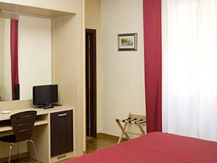 Tuscany-Hotel-Terme-Pellegrini-bedroom