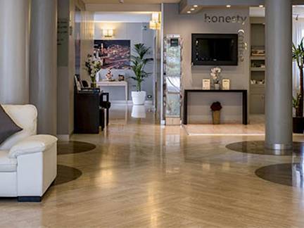 Siena-Hotel-Executive-lobby