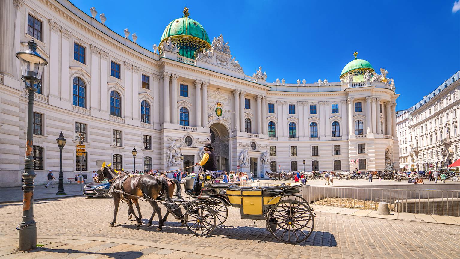 Vienna-palace-Austria-swiper-hero-gallery