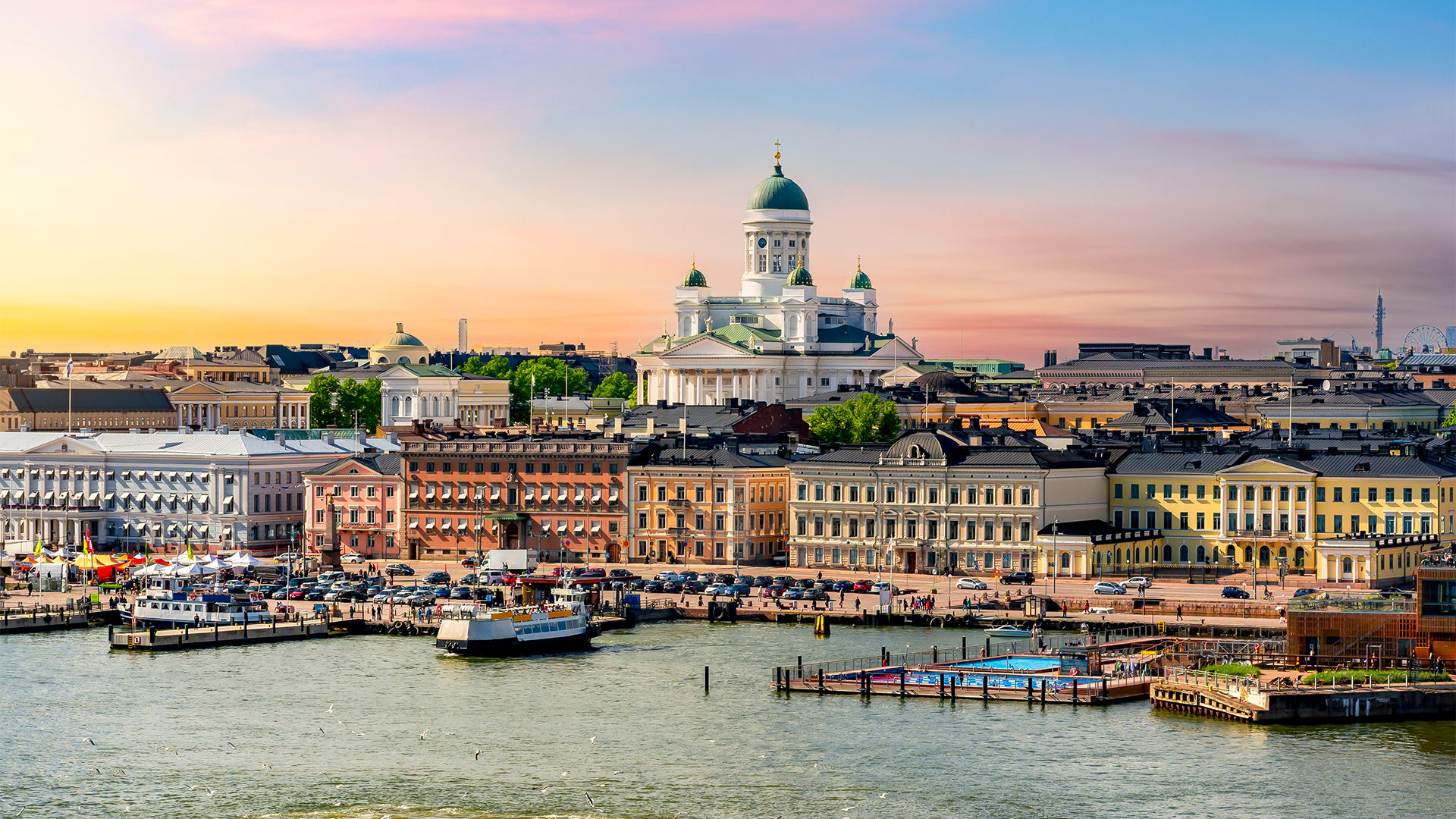 Discover the highlights of Helsinki with a local guide