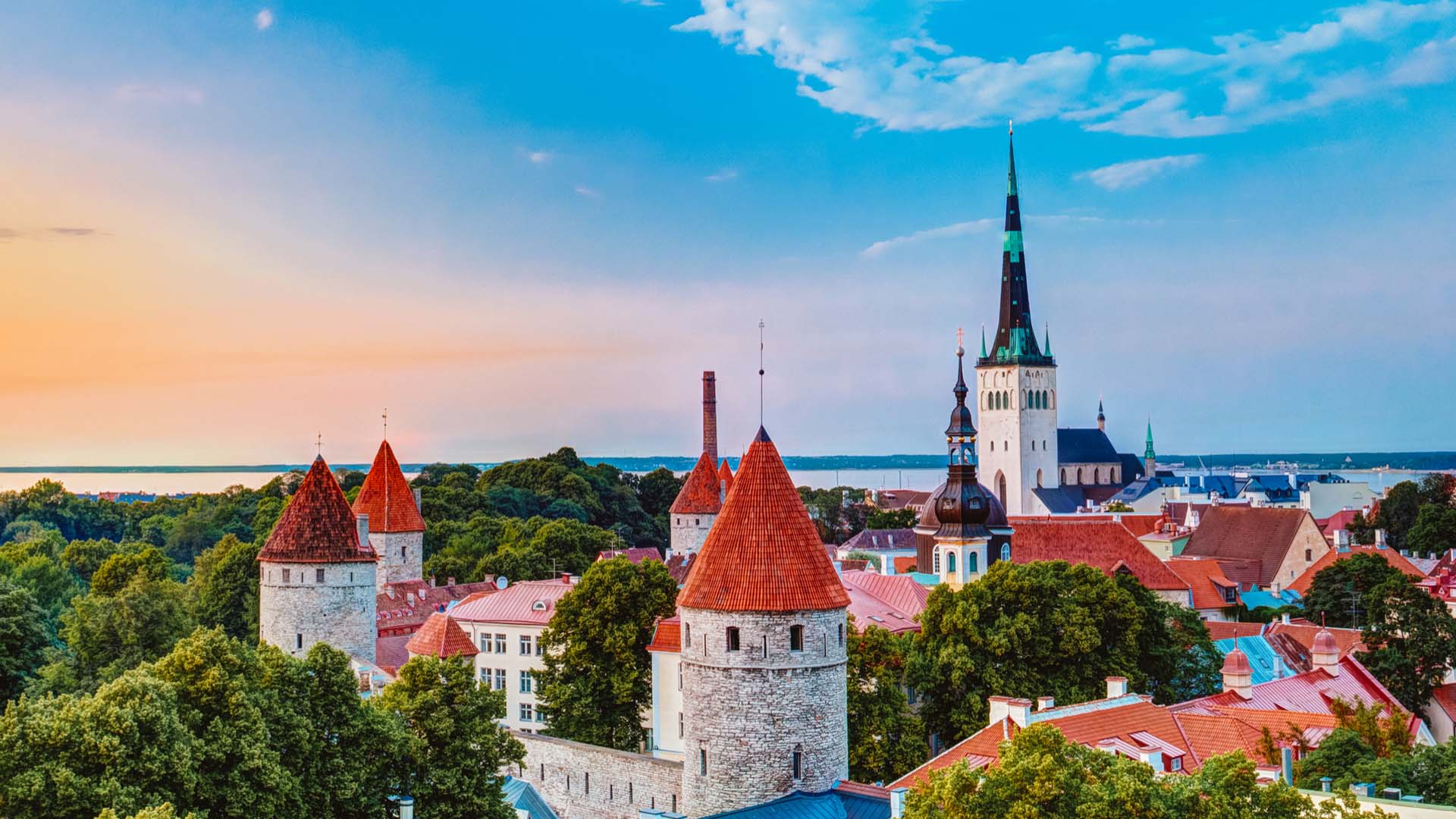Tallinn-Estonia-view-of-old-town-guided-tour