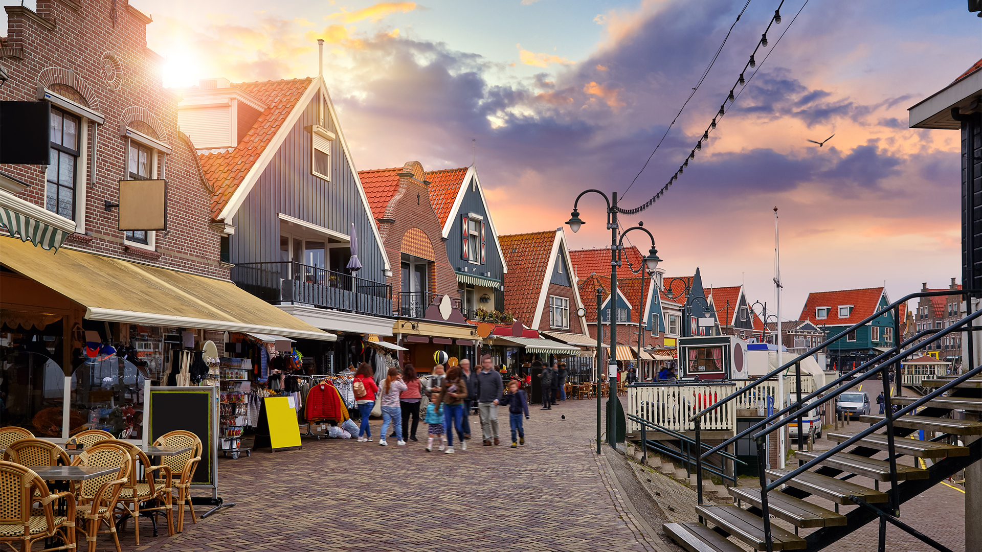 Volendam-village-netherlands-swiper-hero-gallery