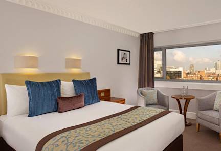 tower-hotel-thistle-room