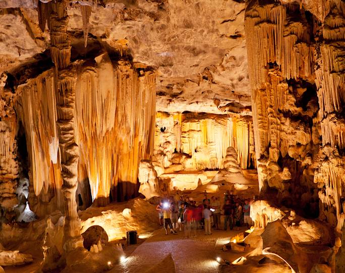 visit-the-cango-caves-experience