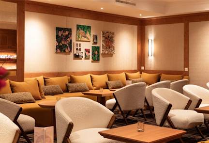 the-glacier-hotel-lobby