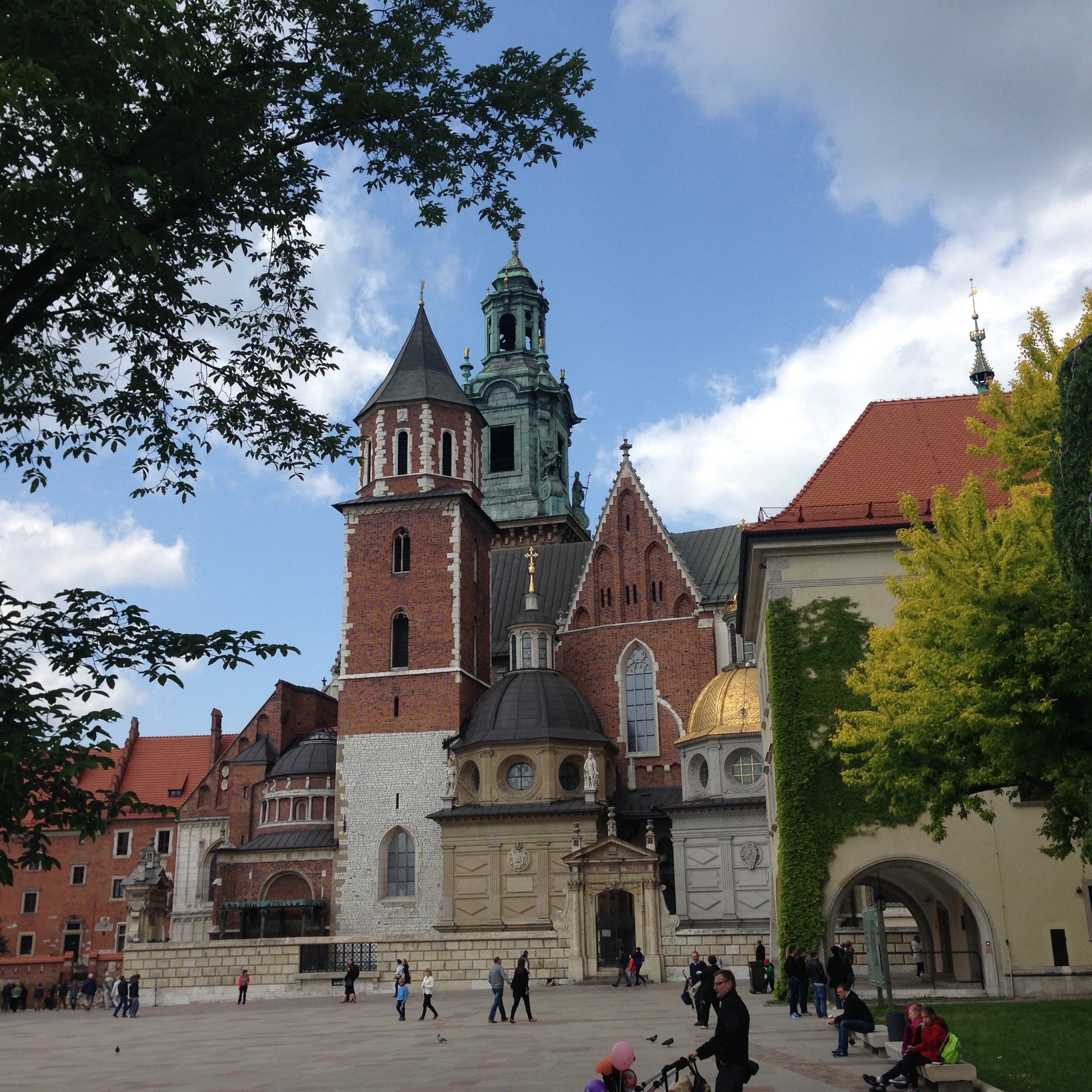 Wawel-Cathedral-Krakow-Poland-instagram-_expatexplore