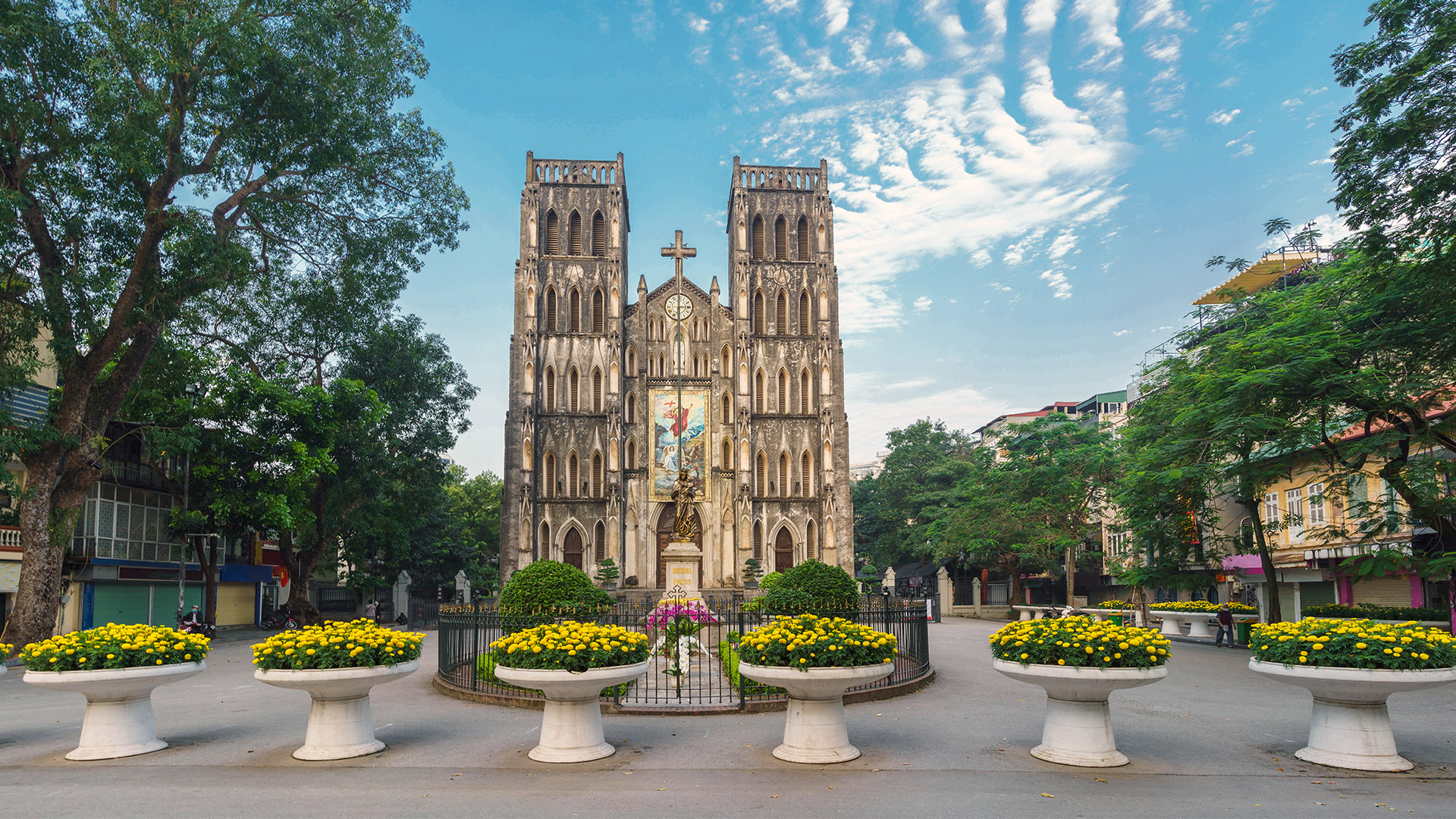 St-Josephs-Cathedral-Nha-Tho-Lon-Hanoi-Vietnam
