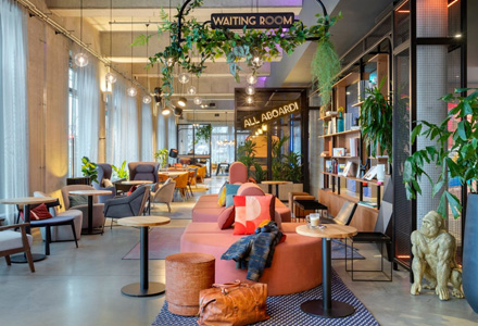 moxy-berlin-ostbahnhof-lobby