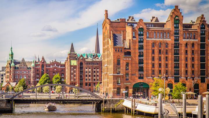 hamburg-germany-city-swiper-hero-gallery