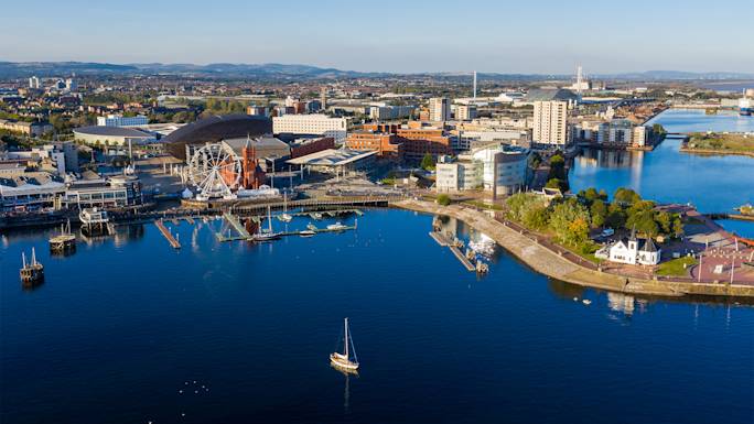 orientation-driving-tour-of-cardiff-experience