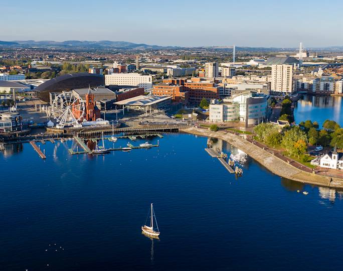orientation-driving-tour-of-cardiff-experience