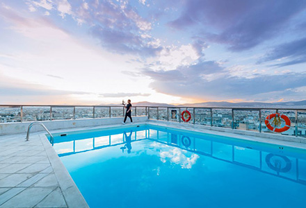 dorian-inn-hotel-pool-area