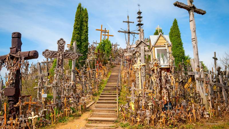lithuania-country-listing-page-hill-of-crosses