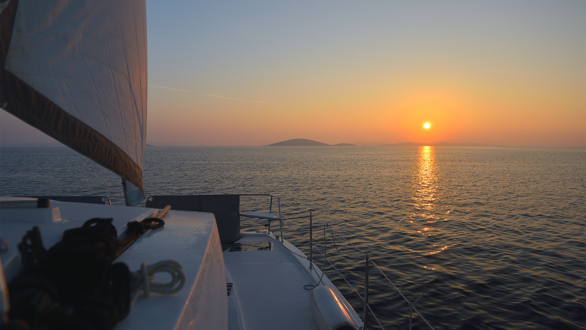 quepos-sunset-catamaran-optional-excursion