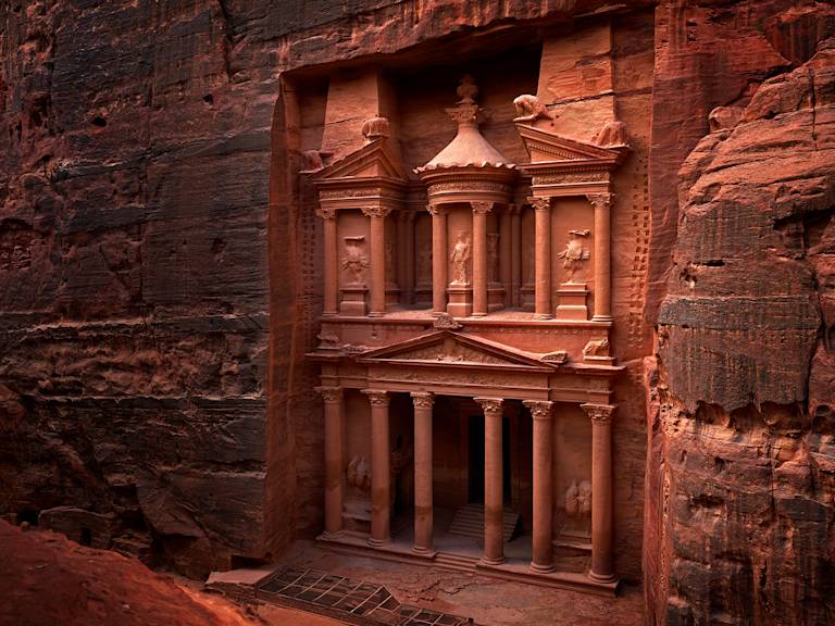 Egypt & Jordan Jewel with 5* Nile Boat Cruise (2026)