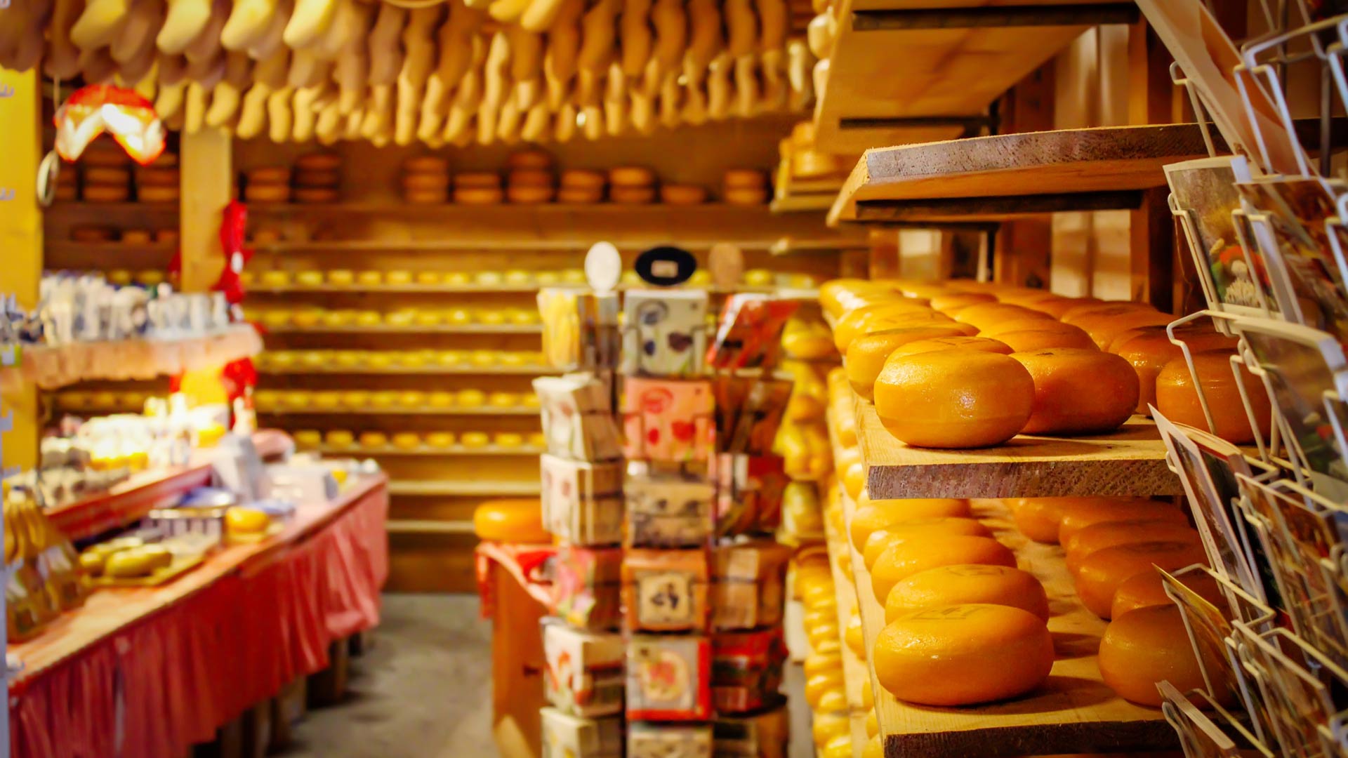 cheese-and-clogs-holland-tradition-netherlands