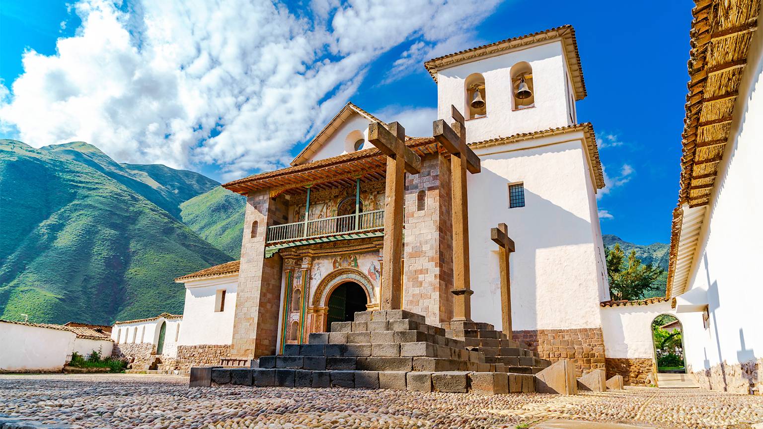 church-of-andahuaylillas-cusco-peru-swiper-hero-gallery