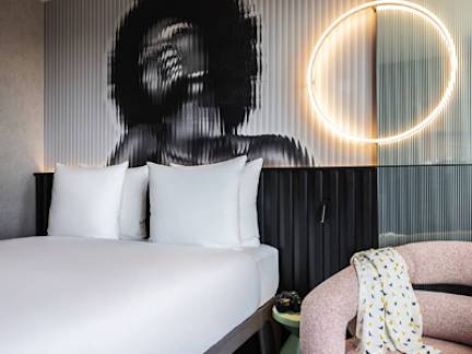 tribe-amsterdam-city-room