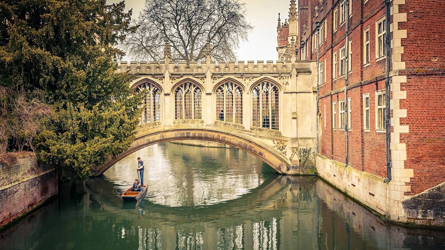 bridge-of-sigh-cambridge-uk-england-swiper-hero-gallery