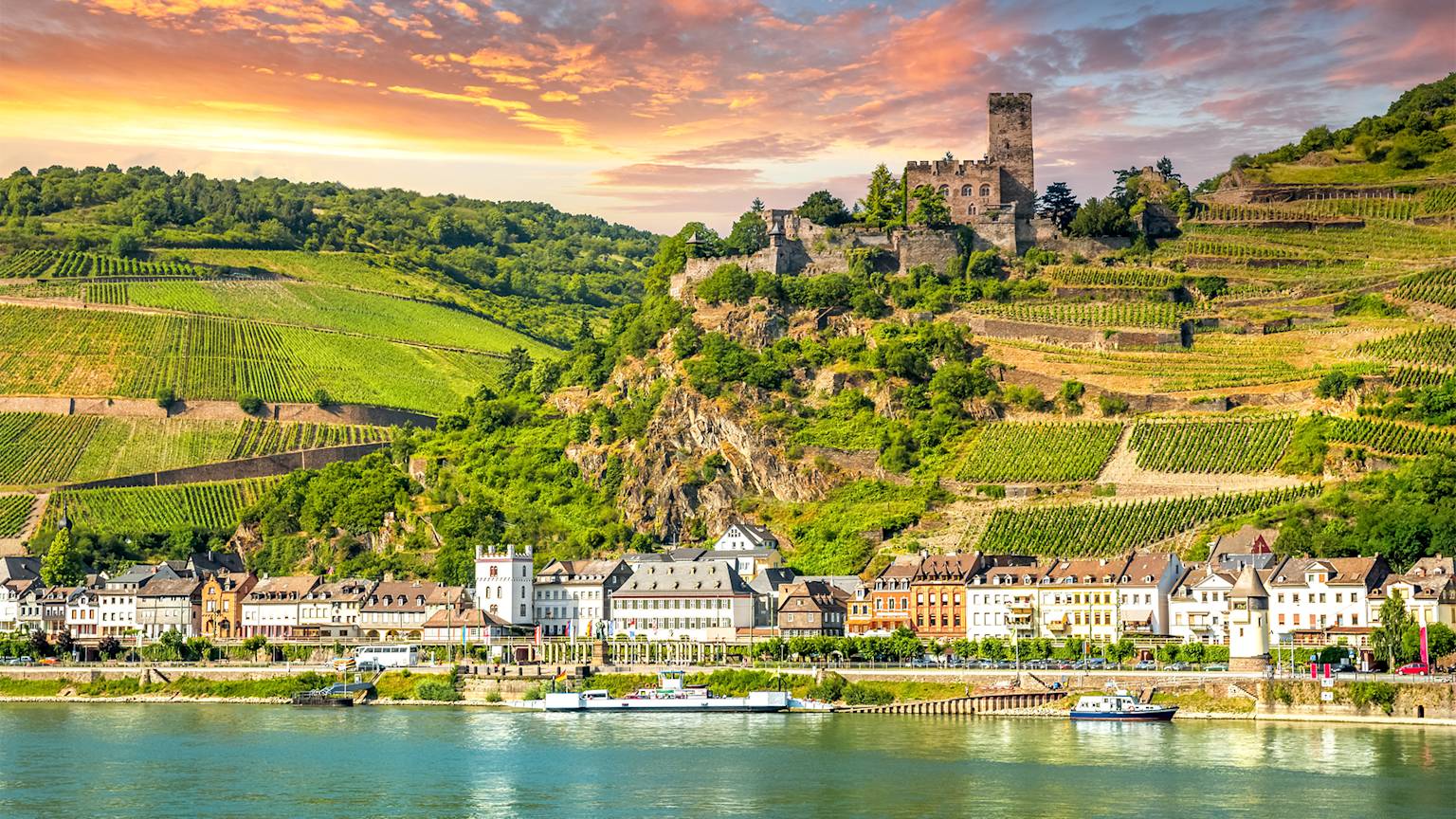 sankt-goar-rhine-valley-river-view