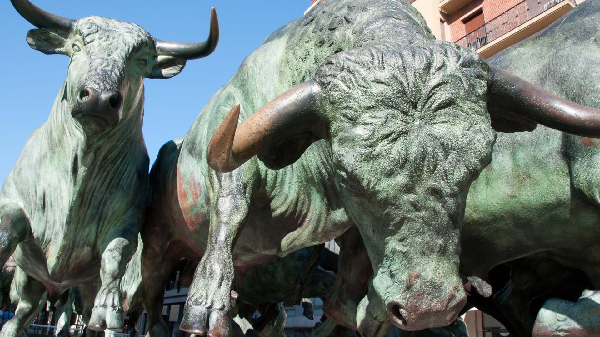 Statue-of-Encierros-pamplona-spain