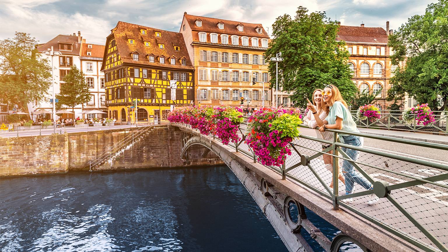 strasbourg-petit-france-girls-bridge