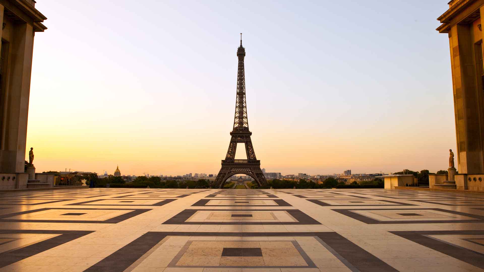 day1-paris-eiffel-tower-view-from-trocadero-europe-taster