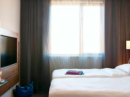 MOXY-Oslo-X-hotel-room