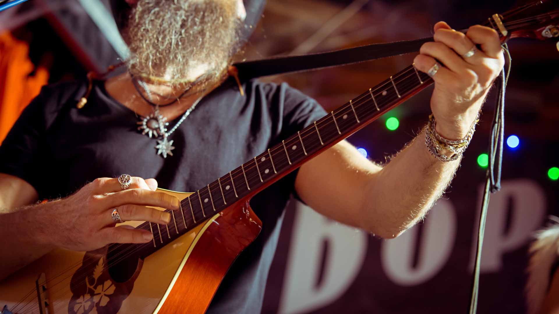 traditional-folk-irish-music-evening-optional-excursion-guided-europe-tour