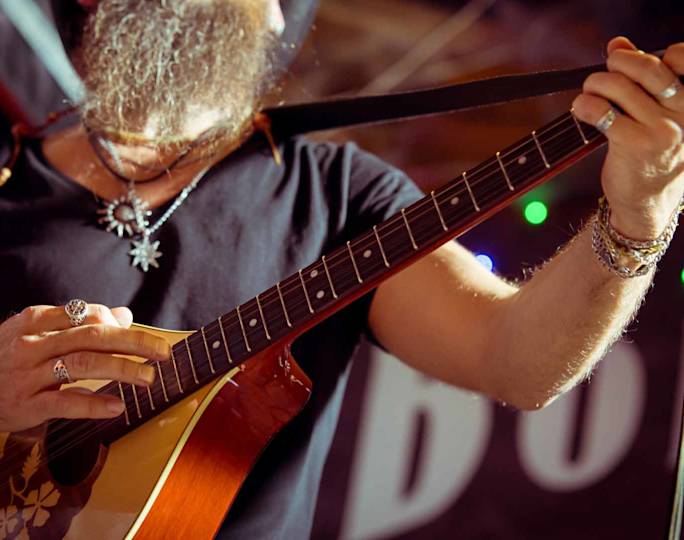 traditional-folk-irish-music-evening-optional-excursion-guided-europe-tour