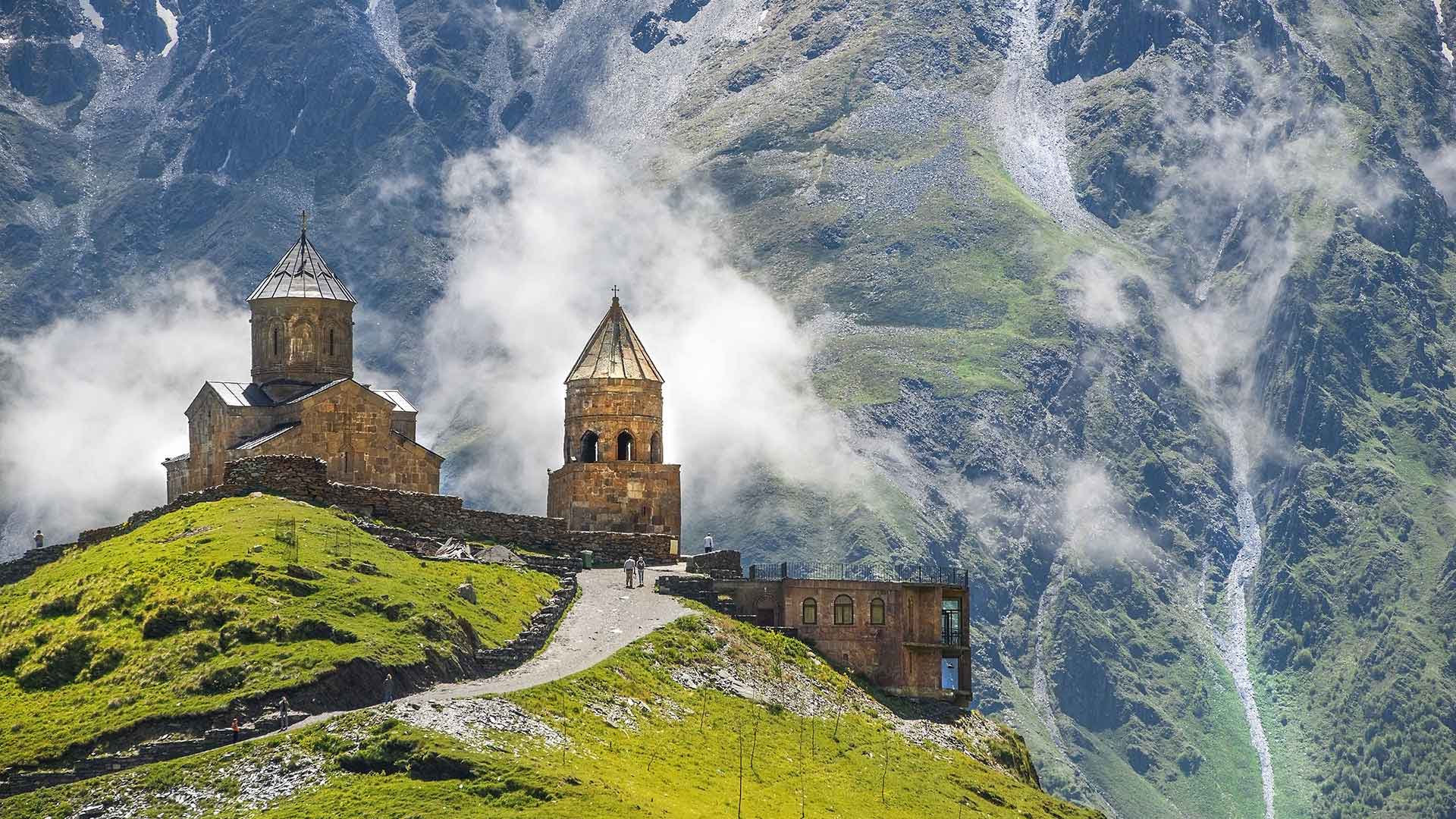 day6-gergeti-azerbaijan-georgia-and-armenia-tour