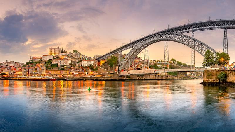 portugal-country-lisitng-page-luís-I-bridge-porto
