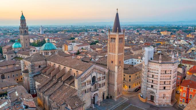 explore-the-historic-centre-of-parma-experience