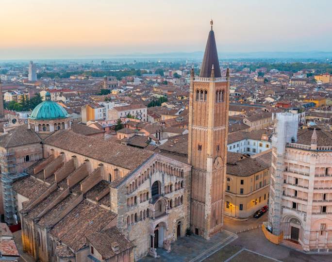explore-the-historic-centre-of-parma-experience