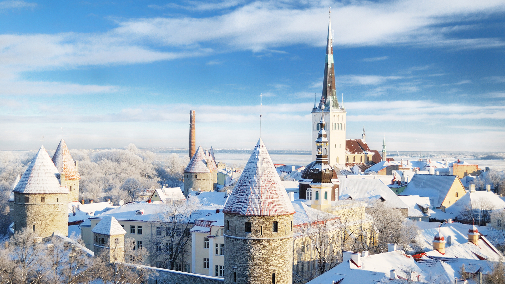 old-part-tallin-estonia-winter-swiper-hero-gallery