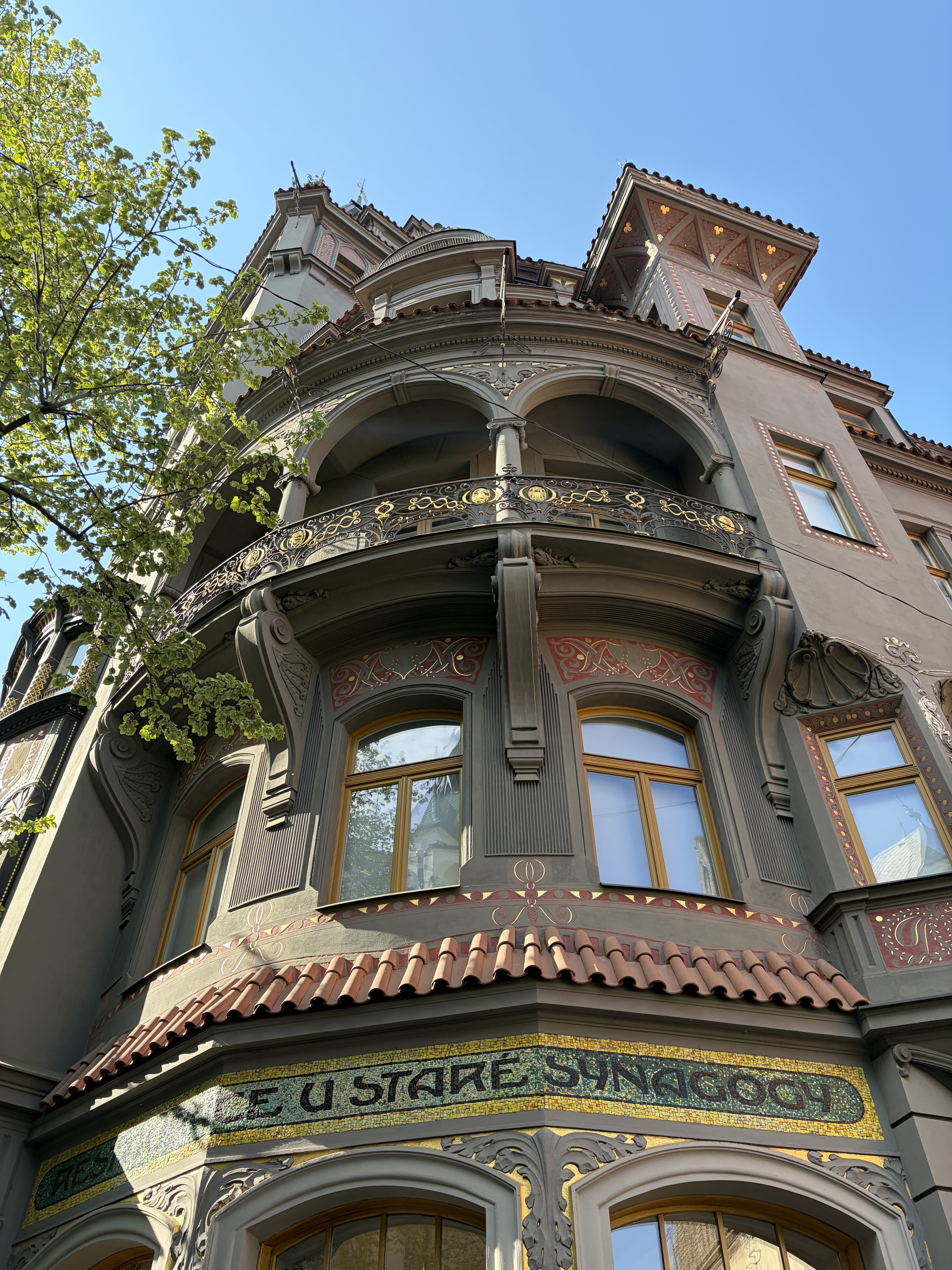 prague-czech-republic-high-synagogue-_expatexplore