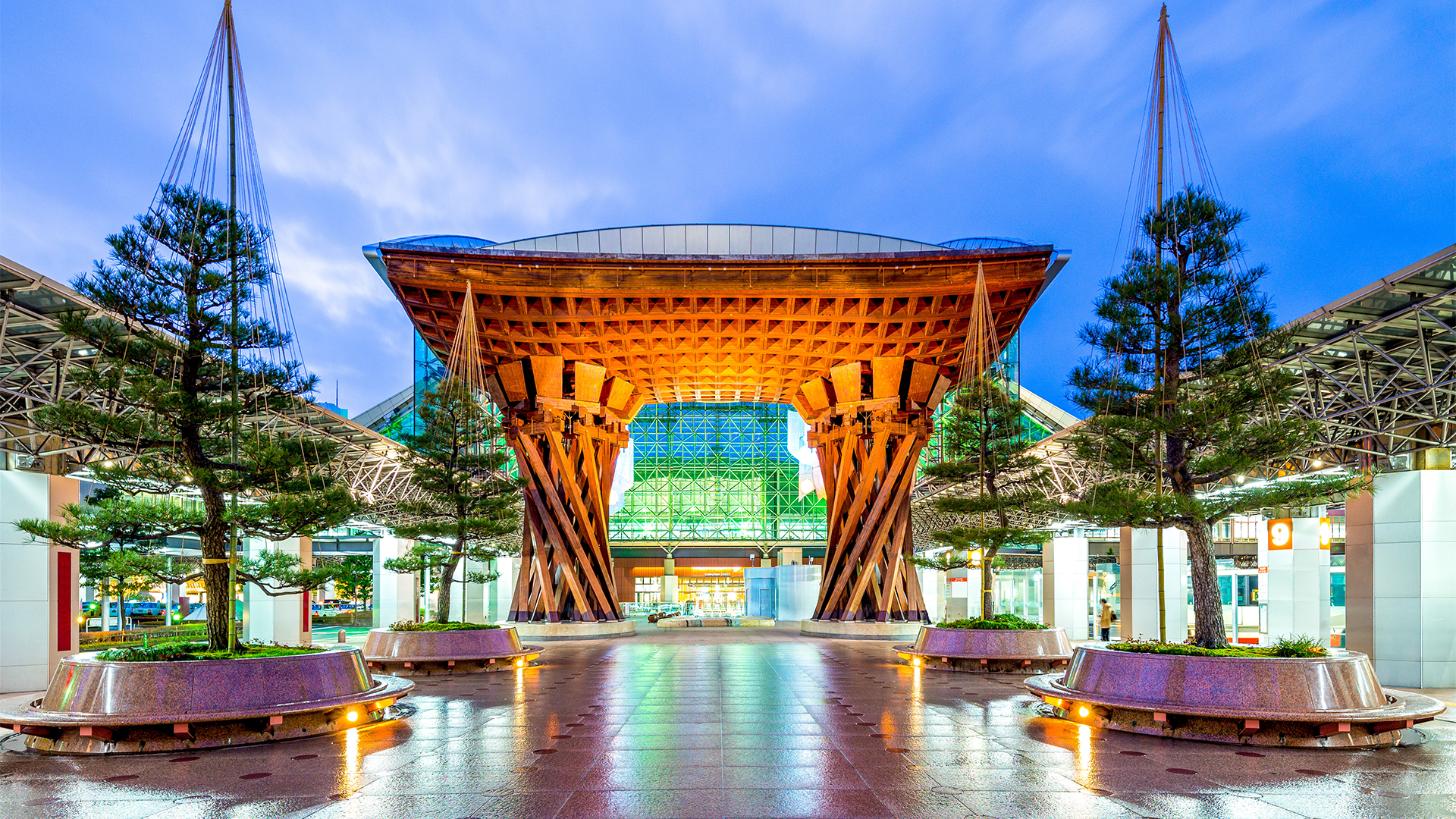 Kanazawa-train-station-japan