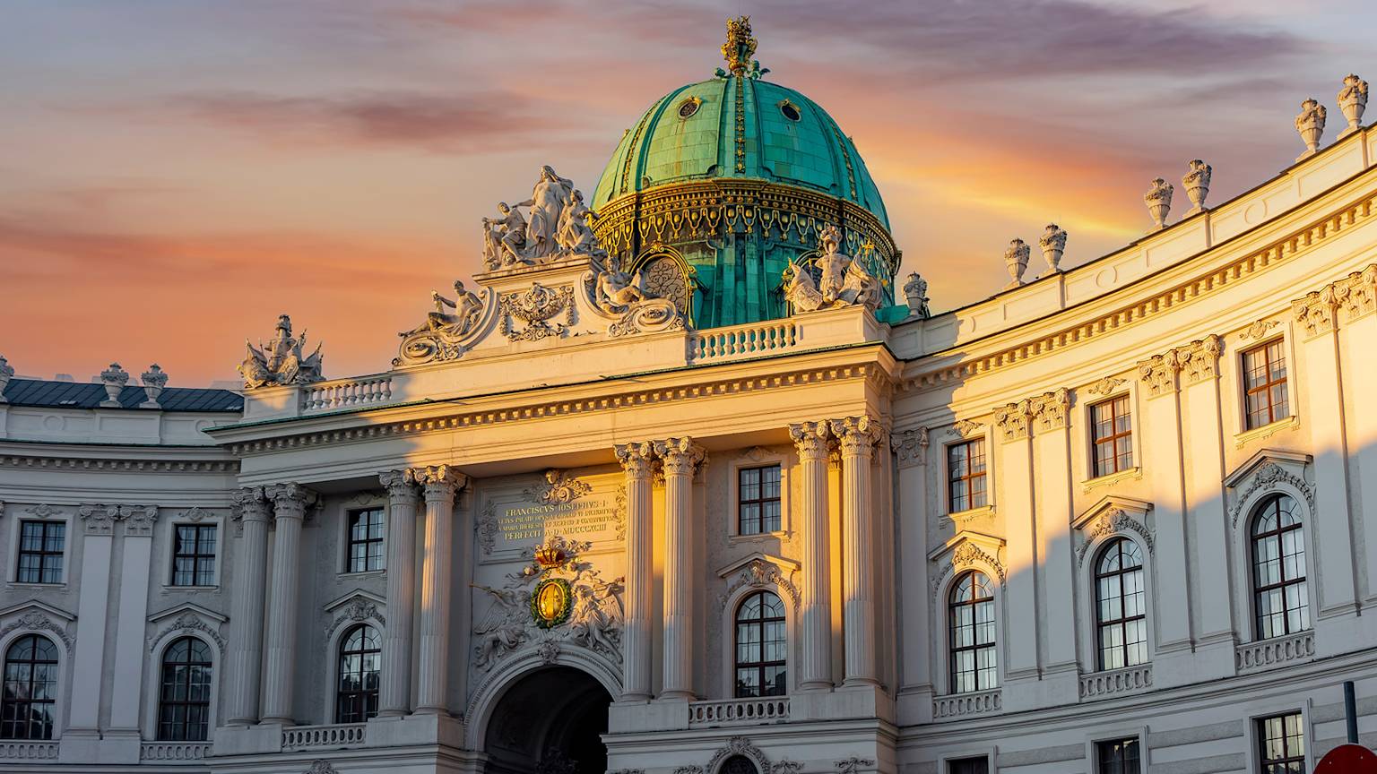 hofburg-palace-st-michael-square-michaelerplatz-sunrise-vienna-austria-swiper-hero-gallery