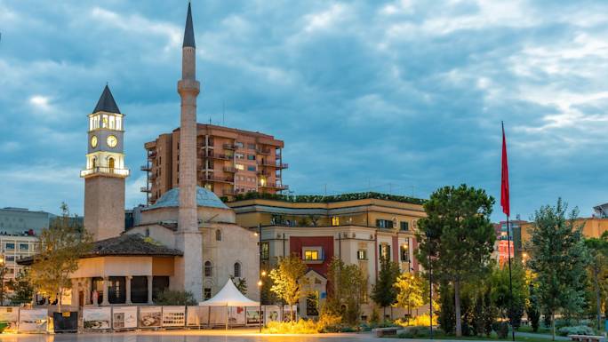 walking-tour-of-tirana-experience