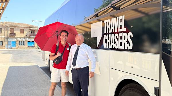 travel-chasers-guided-group-tours-classic-coach-driver
