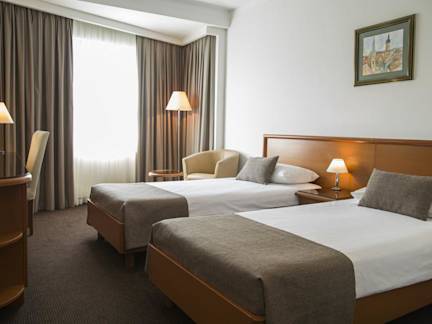 hotel-aristos-twin