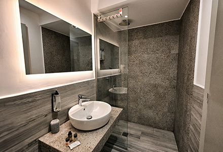 urban-core-residence-hotel-bathroom