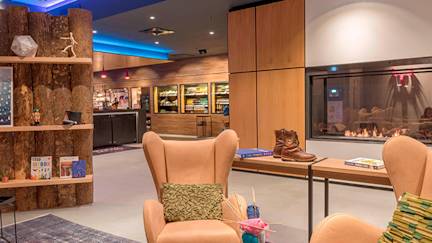 MOXY-Oslo-X-hotel-lobby