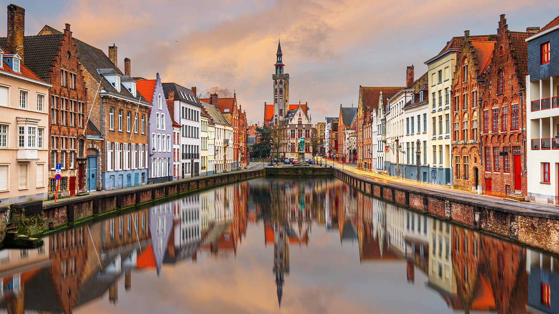 Belgium-Bruges-city-view-with-river