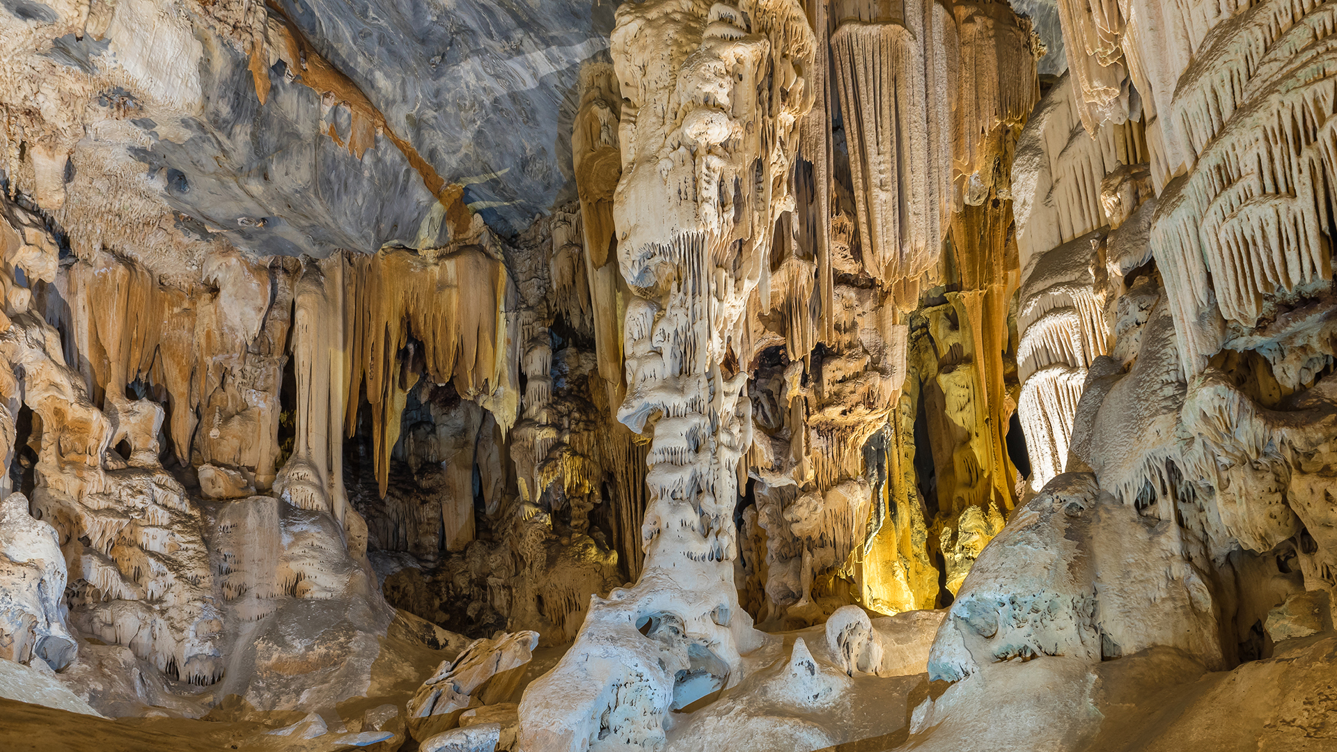 cango-caves-south-africa-oudtshoorn