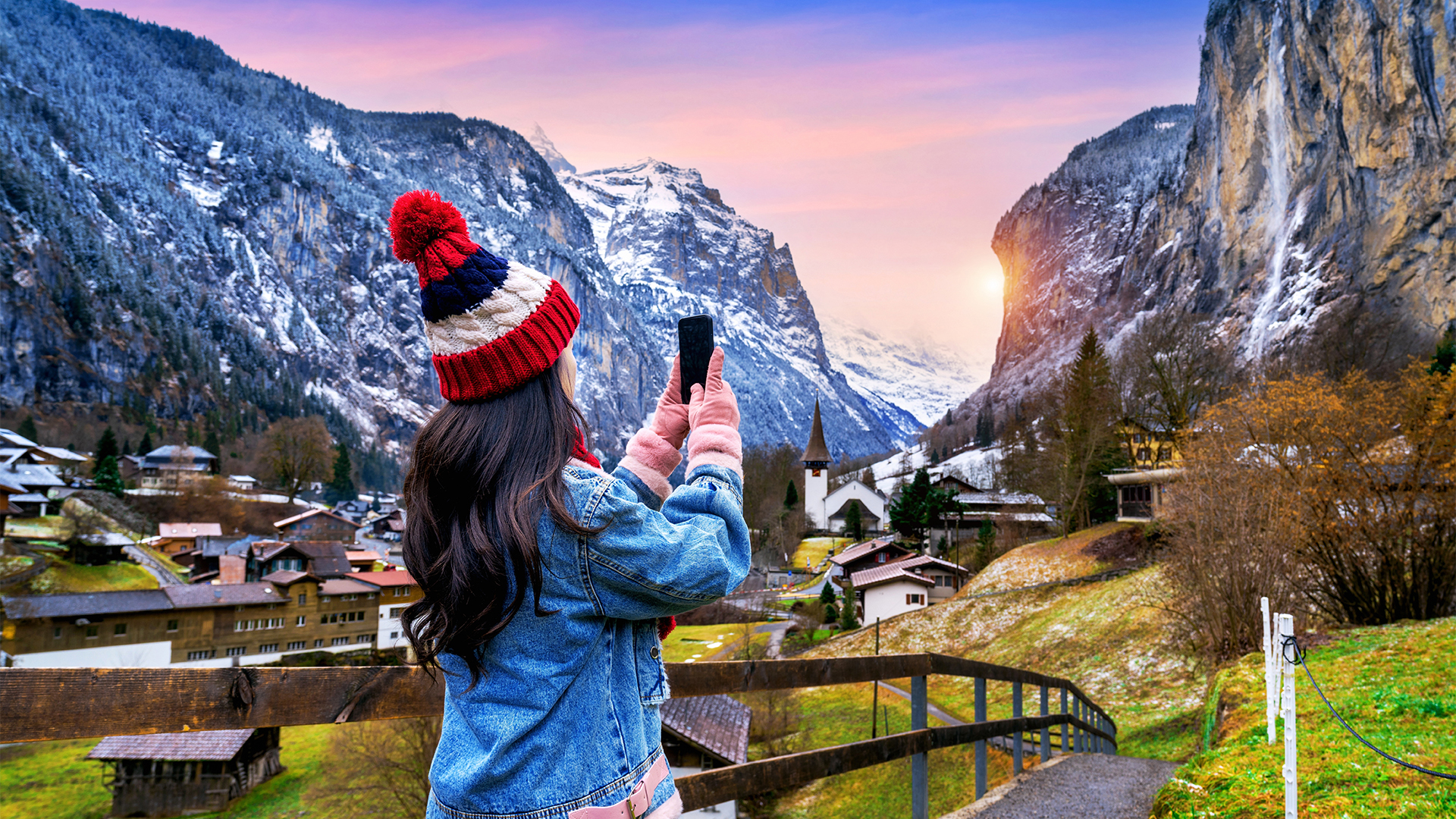 lauterbrunnen-swiss-alps-jungfrau-region-winter-swiper-hero-gallery