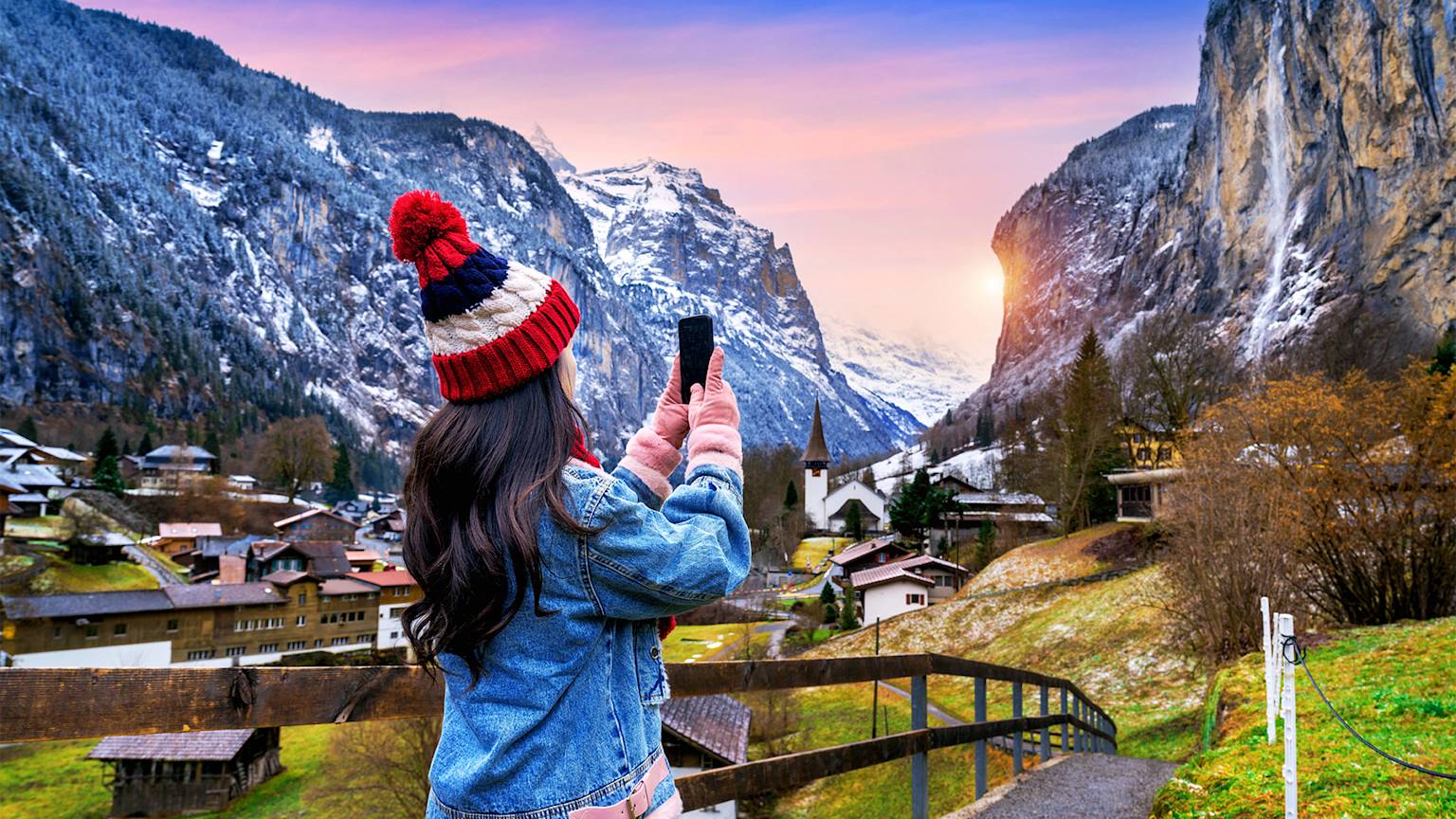 lauterbrunnen-swiss-alps-jungfrau-region-winter-swiper-hero-gallery