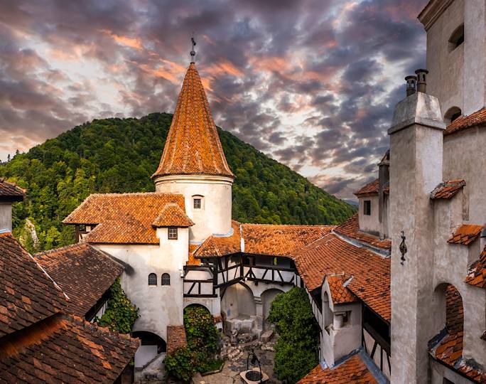 guided-tour-of-bran-castle-included-experience