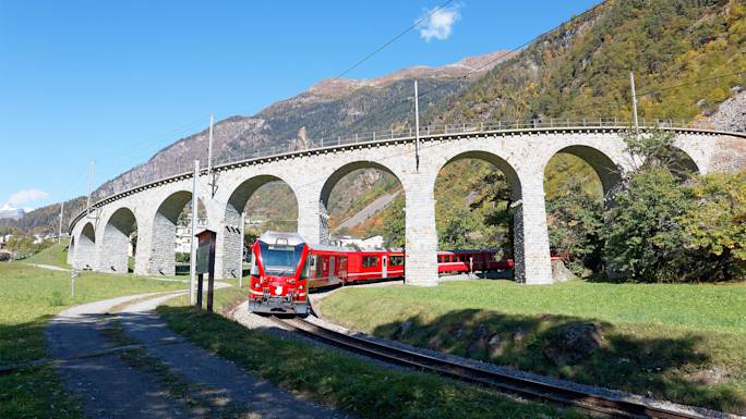 experience-spectacular-spiral-railway-brusio-circular-vaduct-included-experience