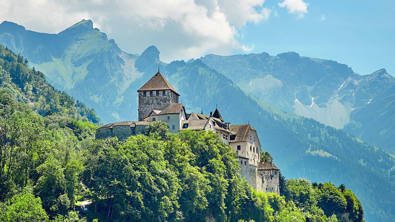 lichtenstein-country-listing-page-vaduz-castle